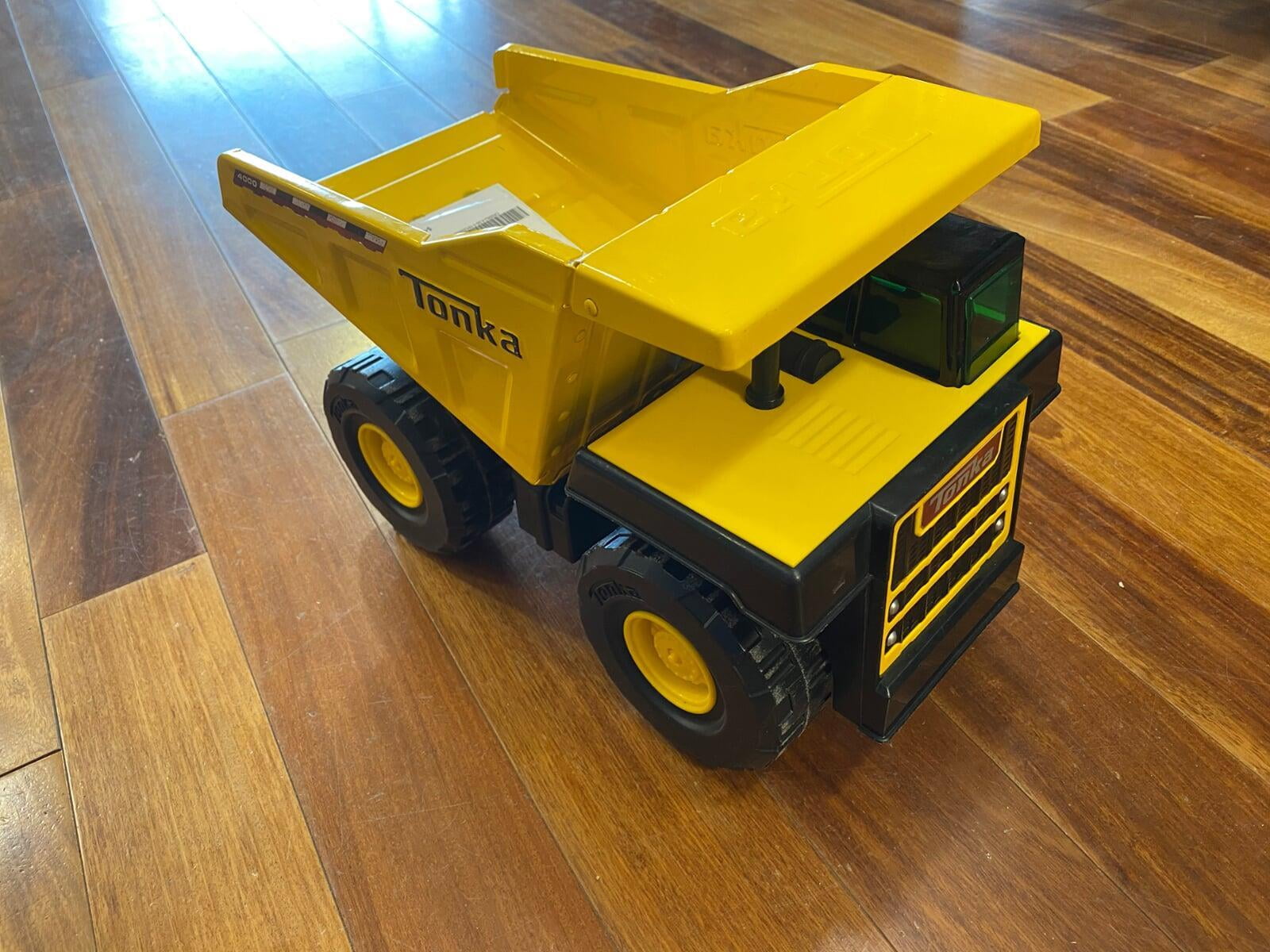 Dump truck